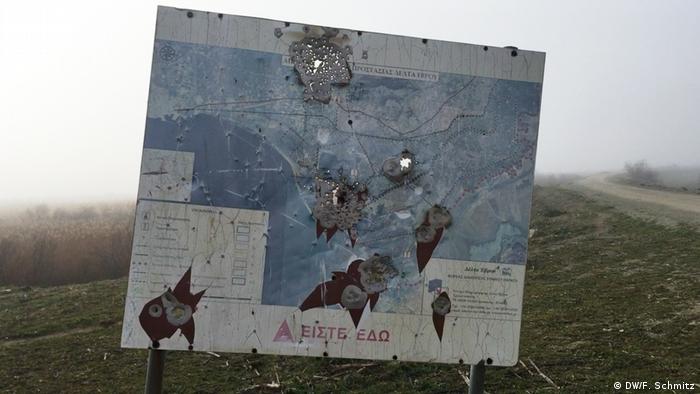 A sign with bullet holes in the Evros delta (DW/F. Schmitz)