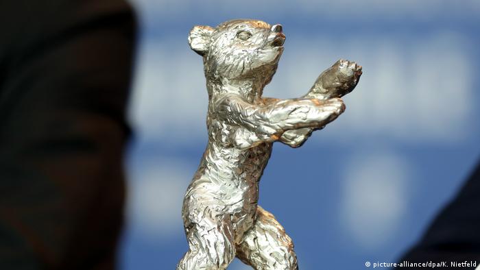 Srebrni medvjed se do ove godine dodjeljivao kao Nagrada Alfred Bauer
