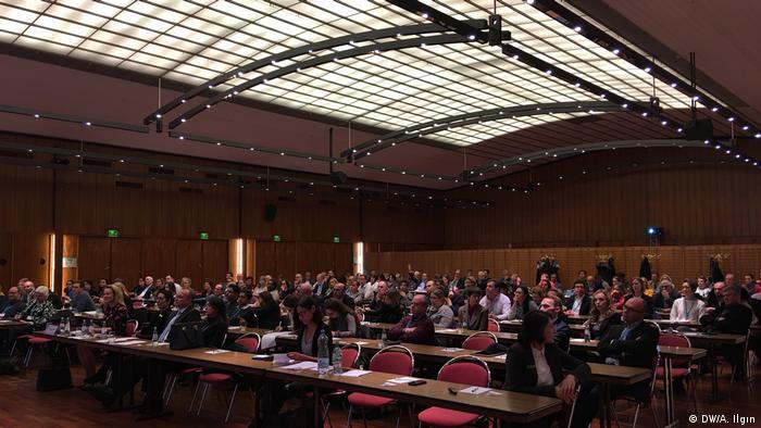 Nitelikli İş Gücü Göç Yasası hakkında Köln Ticaret ve Sanayi Odası’nda bilgilendirme toplantısı düzenlendi.