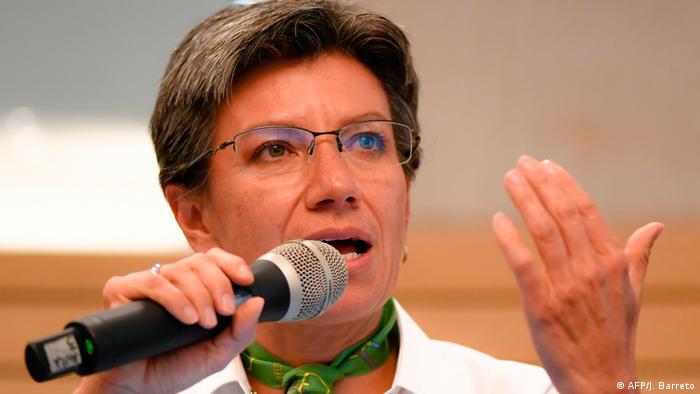 La alcaldesa de Bogotá, Claudia López, libra un duro pulso por defender su duro curso contra la propagación del coronavirus y proteger a sus habitantes. 
