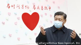 China Peking | Xi Jinping besucht Zentrum für Seuchenkontrolle und -prävention (picture-alliance/Xinhua News Agency/L. Bin)