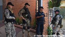 Foto de policías y soldados de Paraguay