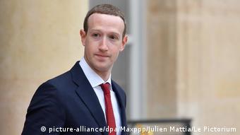 Frankreich Paris | Mark Zuckerberg, CEO Facebook | Treffen mit Emmanuel Macron, Präsident (picture-alliance/dpa/Maxppp/Julien Mattia/Le Pictorium)