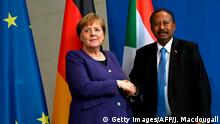 Deutschland Berlin PK sudanesischer Premierminister Abdalla Hamdok und Angela Merkel