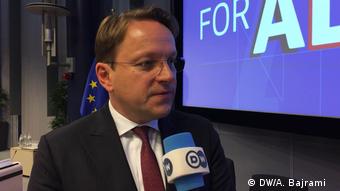 Oliver Varhelyi, EU Kommissionär (DW/A. Bajrami )