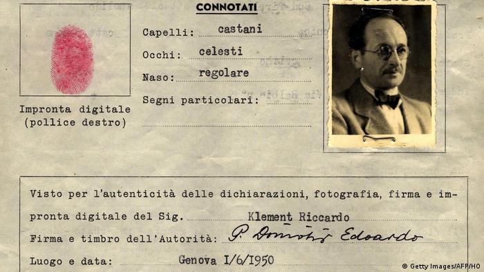 Documento de identidad del Comité Internacional de la Cruz Roja (CICR). El nombre verdadero de Riccardo Klement es Adolf Eichmann. 
