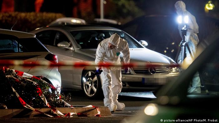 Deutschland Hanau | Schießerei & Tote, Angriff auf Shisha-Bars (picture-alliance/AP Photo/M. Probst)
