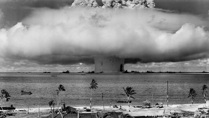 Imagen de la primera prueba nuclear realizada en el atolón de Bikini, en 1946. 
