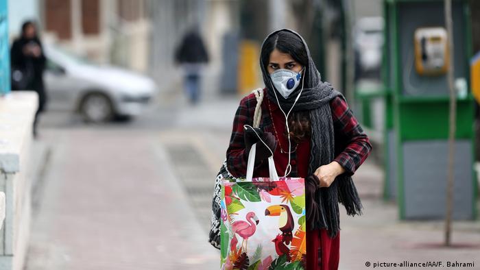 Iran Coronavirus | Vorsichtsmaßnahmen in Teheran (picture-alliance/AA/F. Bahrami )
