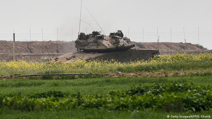 Израелски танк контролира границата към ивицата Газа