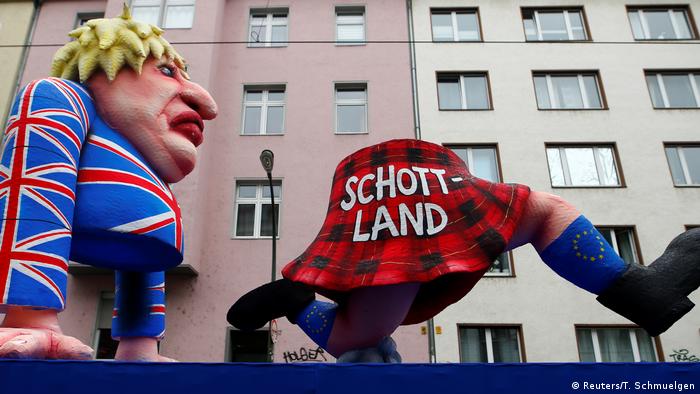 A giant figurine of UK Prime Minister Boris Johnson (Reuters/T. Schmuelgen)
