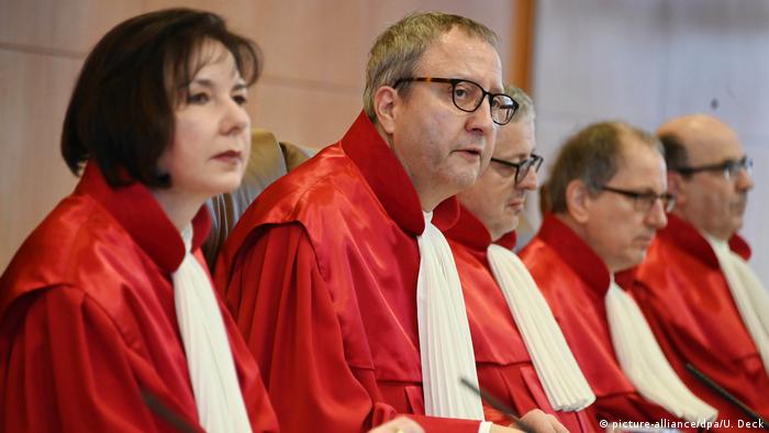 Deutschland Karlsruhe Bundesverfassungsgericht verkündet Urteil zum Sterbehilfe-Verbot (picture-alliance/dpa/U. Deck)