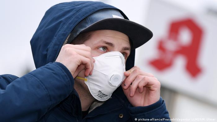 Deutschland Symbolbild Schutzmaske für Coronavirus