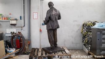 Двухметровый Ленин ждет своего часа в Гельзенкирхене