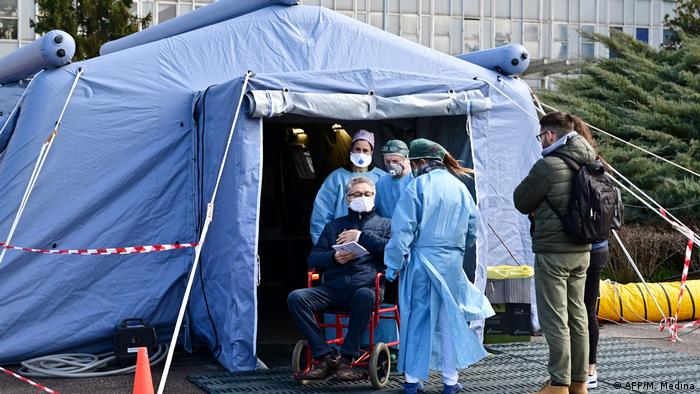 Coronavirus in Italien Cremona medizinischen Vorzelt vor dem Krankenhaus (AFP/M. Medina)