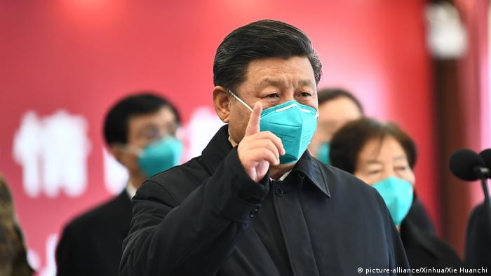 China Coronavirus Xi Jinping besucht Wuhan (picture-alliance/Xinhua/Xie Huanchi)