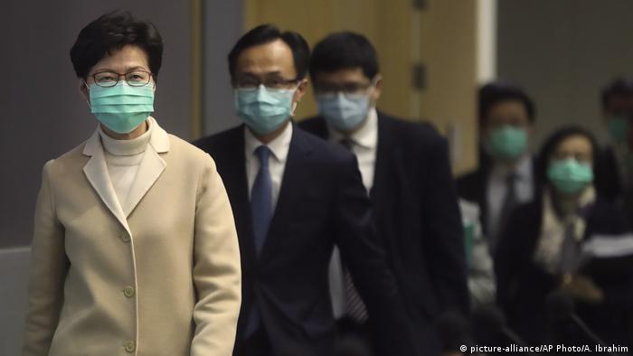 Hongkong | Coronavirus | Carrie Lam, Regierungschefin (picture-alliance/AP Photo/A. Ibrahim)