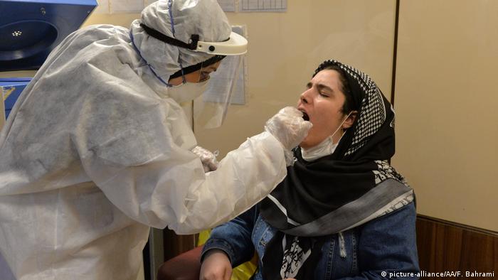 İran'da COVID-19 hastalığından yaşamını yitirenlerin sayısı 724'e yükseldi