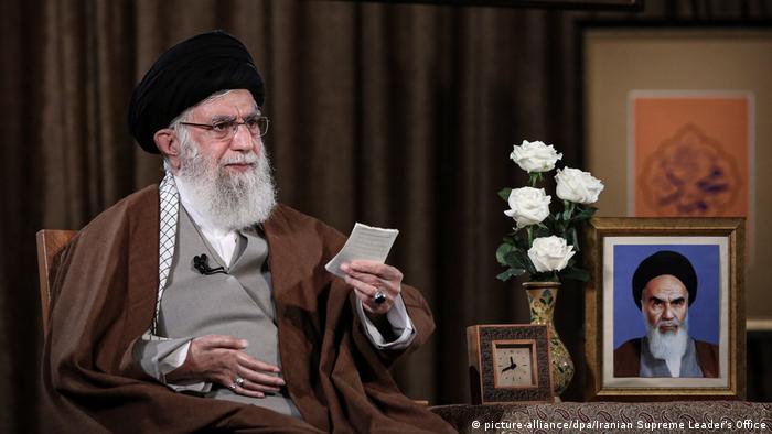 Ayatollah Ali Khamenei gives a speech in Tehran about the coronavirus (picture-alliance/dpa/Iranian Supreme Leader's Office)