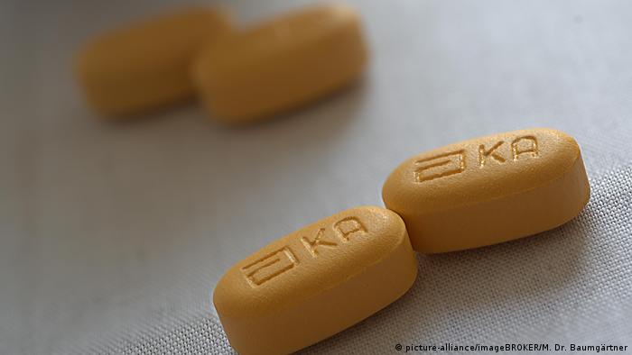 HIV-Medikament Kaletra, 200 mg Filmtabletten (picture-alliance/imageBROKER/M. Dr. Baumgärtner)