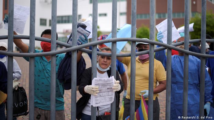 Ecuatorianos exigen la entrega de restos mortales de sus familiares