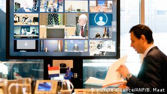 EU-Finanzministertreffen per Videoschalte (picture-alliance/ANP/B. Maat)