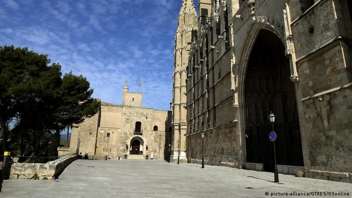 Exterior view of the Royal Palace in Palma de Mallorca (picture-alliance/GTRES/G3online)