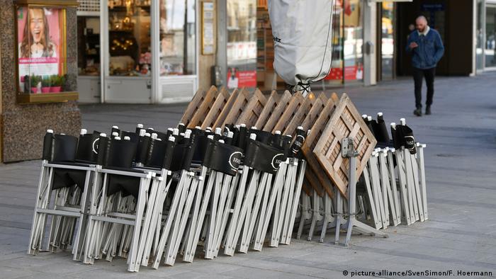 A restaurant in Munich with all its tables bunched together