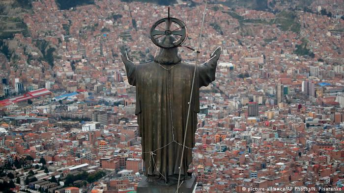 Statue statue, Bolivia, La Paz (picture-alliance/AP Photos/N. Pisarenko)