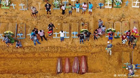 Brasilien Manaus Coronakrise Friedhof (AFP/M. Dantas)