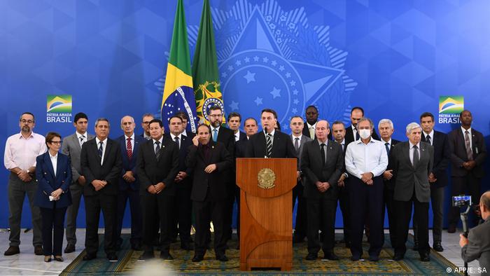 Bolsonaro reuniu ministros para pronunciamento