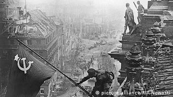 Βερολίνο 1945: Ο Κόκκινος Στρατός καταλαμβάνει την πόλη