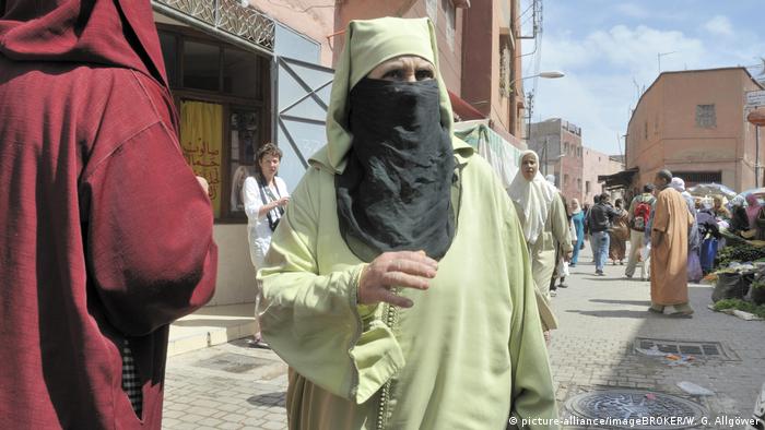 Bildergalerie Kulturelle Gesichtsbedeckungen - Marokko (picture-alliance/imageBROKER/W. G. Allgöwer)