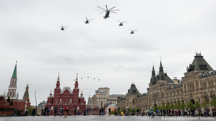 Вертолеты над Красной площадью