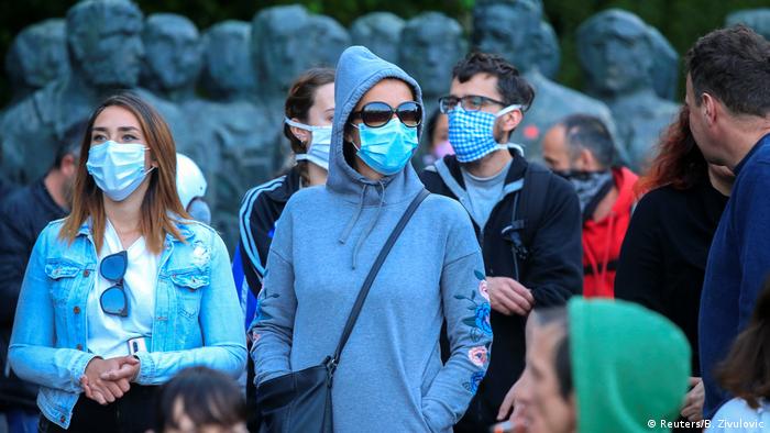 Slowenien | Coronavirus | Fahrrad-Protest in Ljubljana (Reuters/B. Zivulovic)