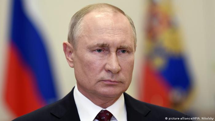 Vladimir Putin addressing the nation (picture-alliance/AP/A. Nikolsky)