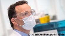 Coronavirus - Jens Spahn mit Gesichtsmaske