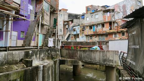 Heliópolis, en Sao Paulo: con el desempleo, aumenta la pobreza en Brasil