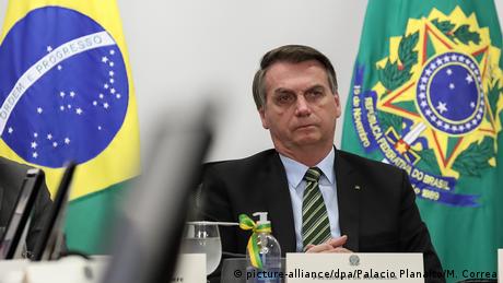 “No voy a esperar a que jodan a toda mi familia, a mis amigos, porque no puedo cambiar a alguien de la seguridad en la punta de la línea de nuestra estructura”, dice Bolsonaro en el video.