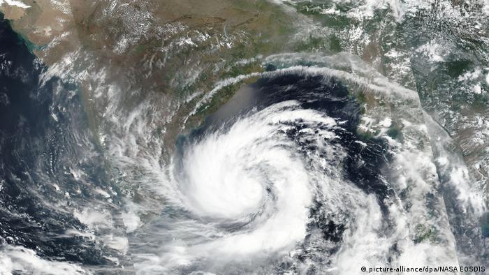 Cyclone Amphan: Millions evacuated in India, Bangladesh, as storm ...