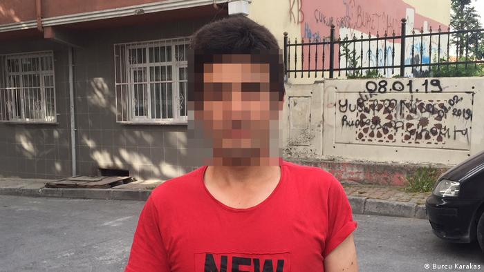 يقول بختيار وهو لاجئ أفغاني إن اليونان قد رحلته بشكل قسري إلى تركيا