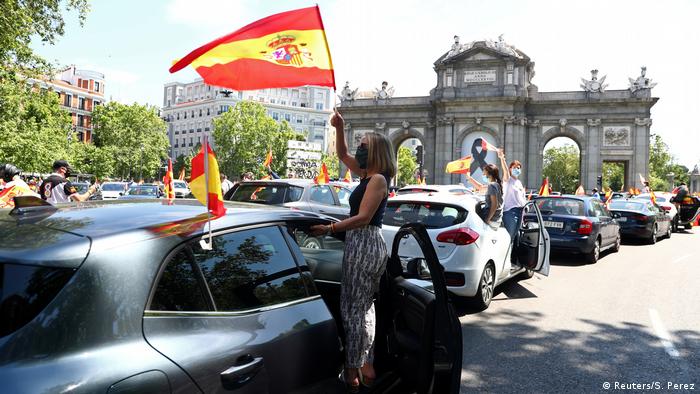 Madrid'deki protesto gösterisine binlerce kişi katıldı