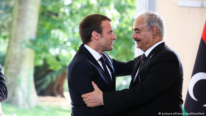 Frankreich Khalifa Hafter und Emmanuel Macron 