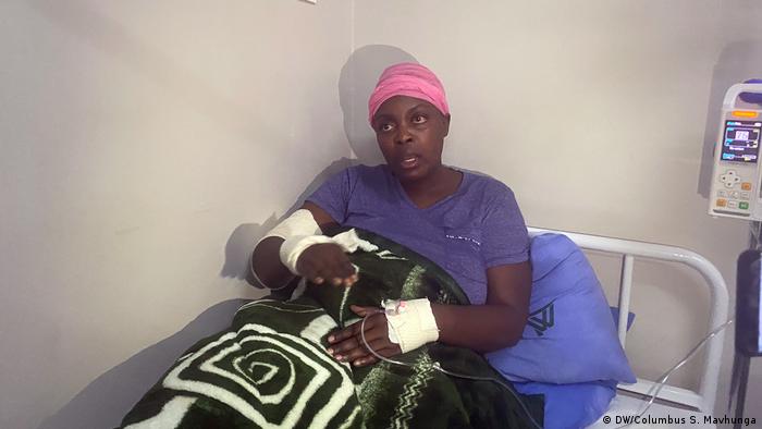 Zimbabwe's opposition member Cecillia Chimbiri in hospital (DW/Columbus S. Mavhunga)