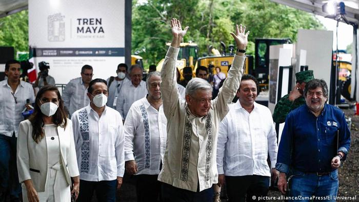 López Obrador salió de gira cuando el país se encuentra aún en el pico de la pandemia