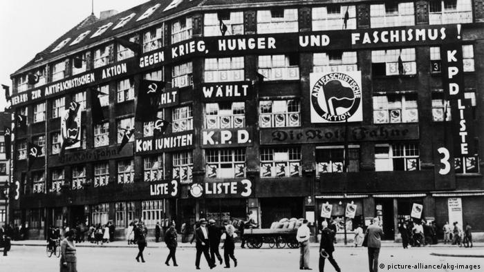 Reichstag Elections, 31 July 1932 - KPD (Communist Party) election campaigning for the Reichstag elections at the Karl-Liebknecht-Haus in Berlin. (picture-alliance/akg-images)