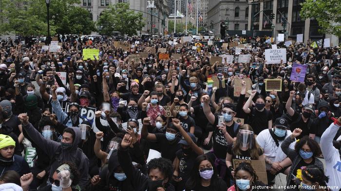 USA New York Proteste nach Mord an George Floyd (picture-alliance/AP Photo/Y. Iwamura)