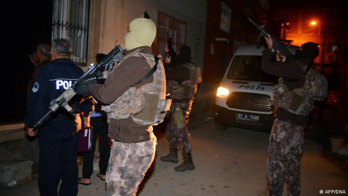 Adana'da IŞİD zanlılarına yönelik operasyon (Arşiv)