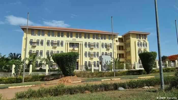 Guinea-Bissau Oberster Gerichtshof in Bissau (DW/B. Darame)