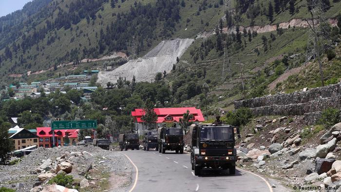 Indische Armee Lastwagen auf dem Weg nach Ladakh (Reuters/D. Ismail)